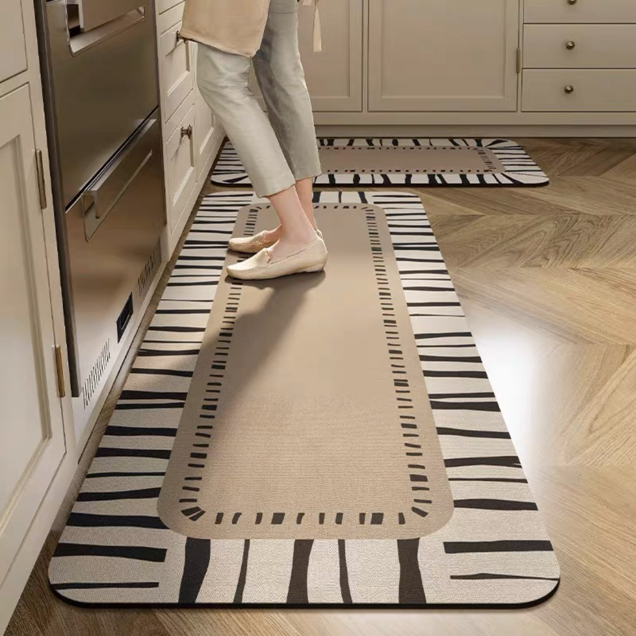 💥【Kupi 1, dobiješ 1 gratis】【40*60cm + 40*120cm】Protuklizna prostirka za kuhinju i kupaonicu – brzo upijanje vode, mekana i udobna