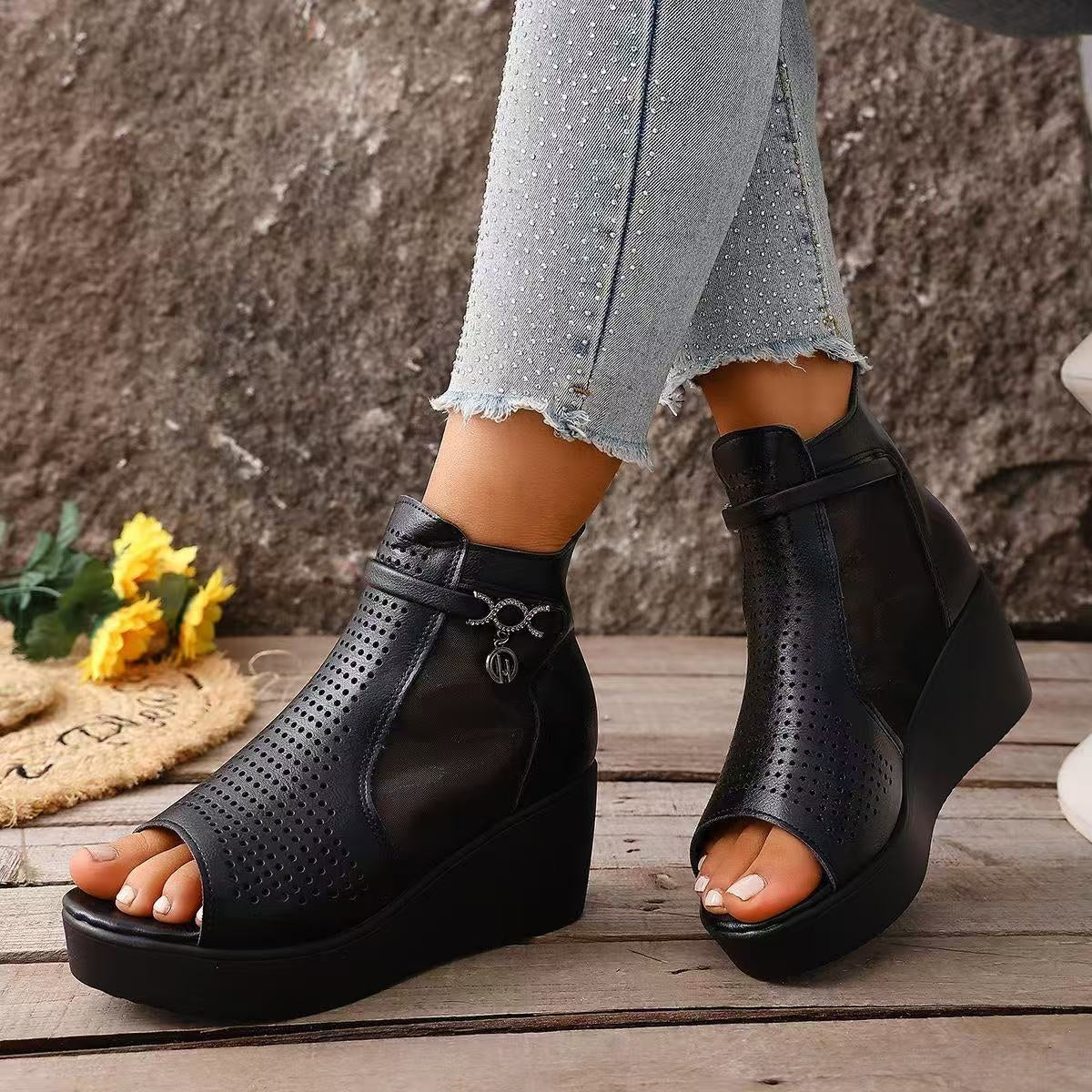 👡【35-41】Ženske moderne sandale s klinastom petom, koje pružaju iznimnu udobnost i elegantan efekt podizanja
