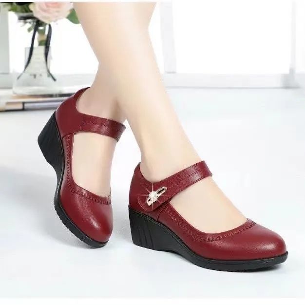 【50% OFF】【35-41】Elegantne i udobne ženske kožne cipele, mekana koža, mekani potplat, klinasta peta, protuklizne cipele, prikladne za zrelije žene
